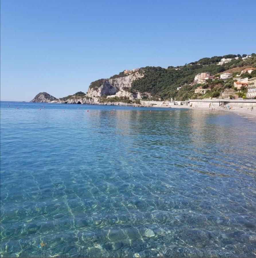 Appartamento Ca' Sandra Vado Ligure Buitenkant foto